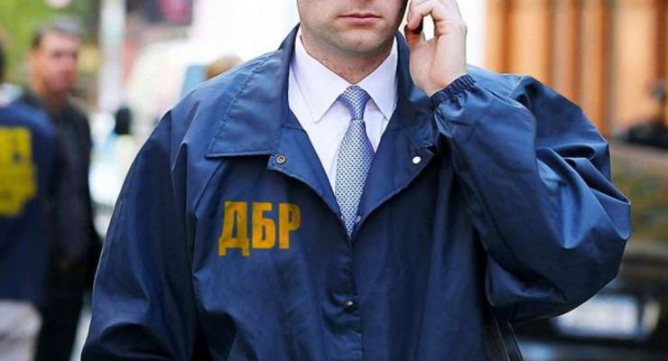 В Днепропетровкой области ГБР обыскивает биржу, прокуратуру и два отдела полиции