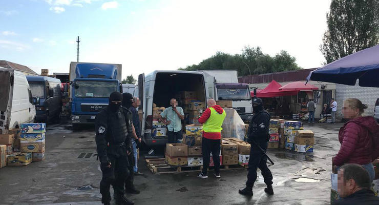 В Киеве инфицированные нелегалы торговали продуктами питания