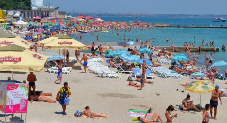 На одном из крупнейших пляжей Одессы временно запретили купаться