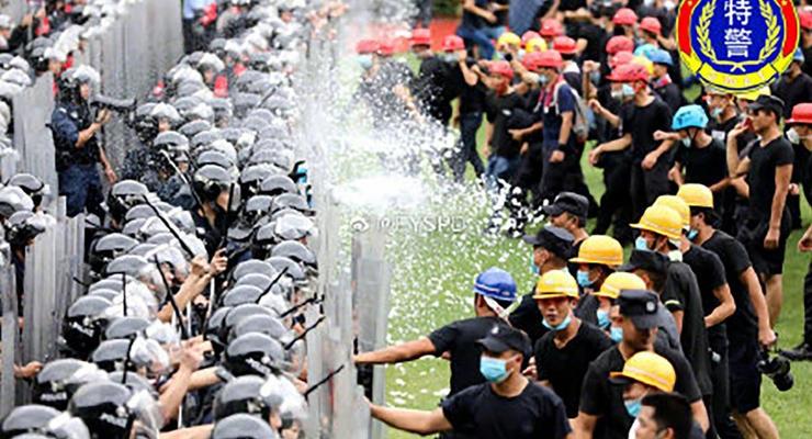 В Гонконге 12 тысяч копов тренировались разгонять акцию протеста