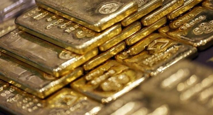 В аэропорту Камеруна нашли 60 кг золота в одеялах
