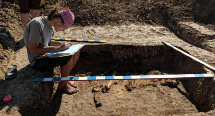 Археологические сокровища нашли возле школы в Борисполе