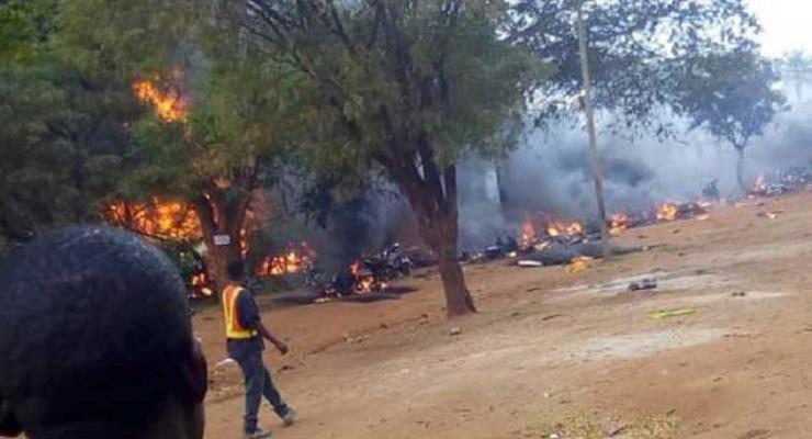 В Танзании при взрыве бензовоза сгорели 60 человек
