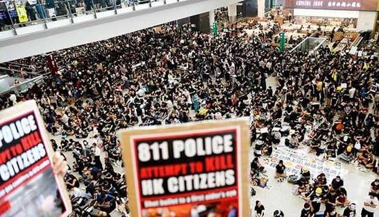 Аэропорт Гонконга отменил все рейсы из-за протестов
