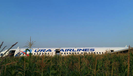 Экипаж Airbus, посадивший самолет под Москвой без жертв, отстранили от работы