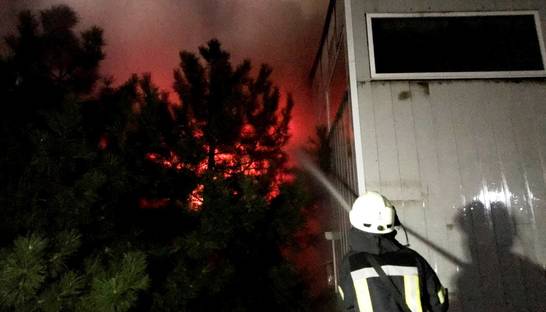 В Запорожье сгорели склады рыбного завода "Аркадия"