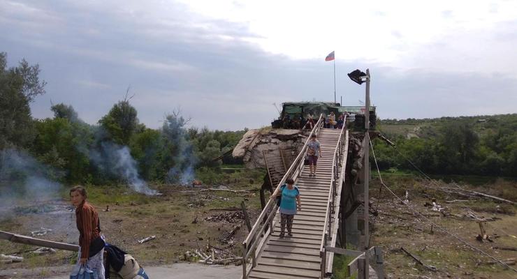 В Станице Луганской разминировали территорию возле моста