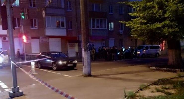 В Чернигове убили двух человек и украли автомобиль