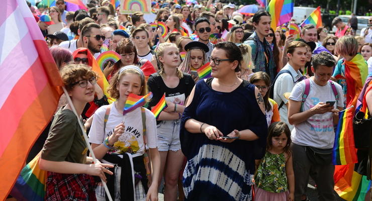 В Польше призвали противостоять "странствующим театрам" гей-прайдов