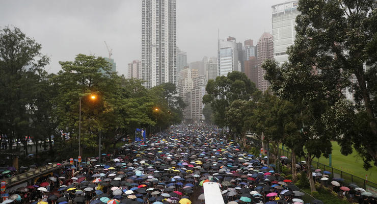 В Гонконге протестовали 1,7 млн человек - организаторы акции