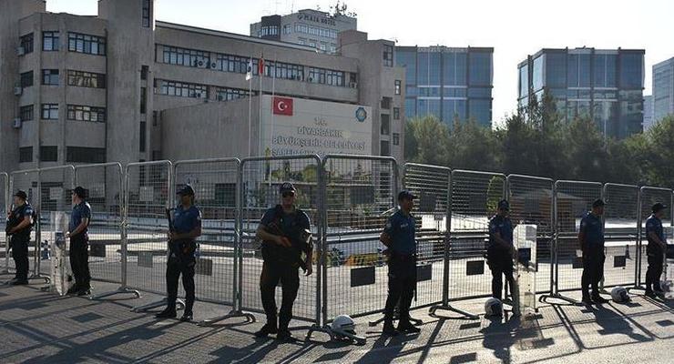 АТО в Турции: отстранены три мэра, задержаны более 400 человек