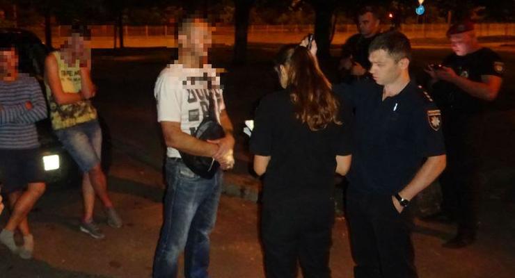 В Киеве прохожий вступился за подростков и получил пулю