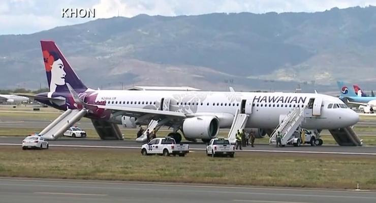 На Гавайях при аварийной посадке самолета пострадали семь человек