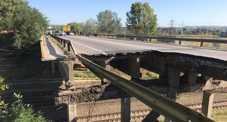 Укравтодор объяснил, почему упал мост в Харькове