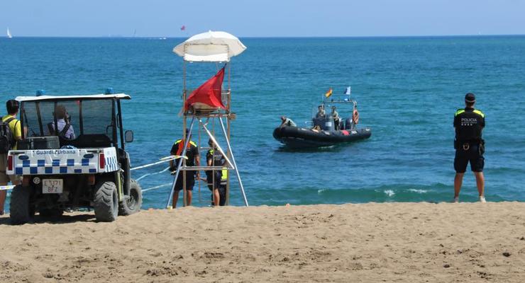 В Барселоне эвакуировали пляж из-за снаряда в море