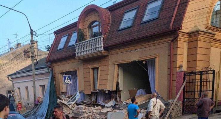 В центре Черновцов обрушился дом