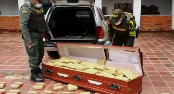 Наркодельцы пытались провезти в гробах 300 кг марихуаны