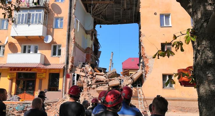 Взрыв в Дрогобыче: в доме рухнула верхняя плита