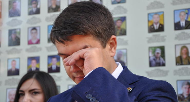 Разумков расплакался после общения с матерями погибших воинов