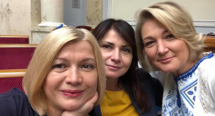 Фракция Порошенко объявила о переходе в оппозицию