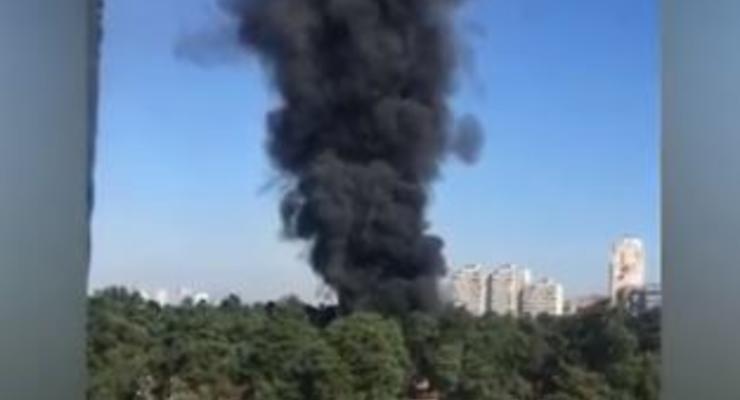 В Киеве прогремел взрыв: Горят склады