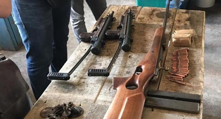 В Киевской области задержали торговцев оружием