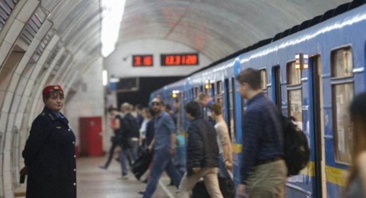 В Киеве закрыли станцию метро "Почайна": Ищут бомбу