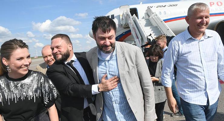В России участников обмена вывезли из аэропорта