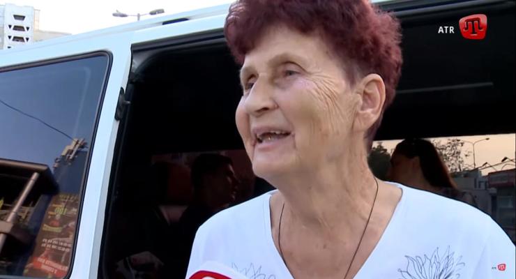 “Спасибо сынок, что все выдержал”: Мама Сенцова приехала из Крыма в Киев