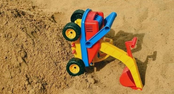 В Донецкой области в песчаном карьере погиб ребенок