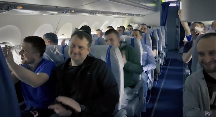 “Наши дома”: У Зеленского показали трогательное видео возвращения пленных