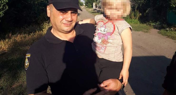 Под Днепром 3-летняя девочка ушла из дома и потерялась