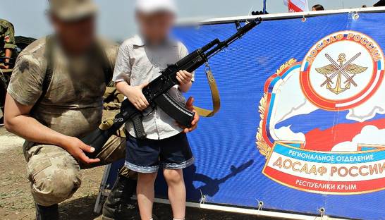 В аннексированном Крыму детей учат основам военной службы