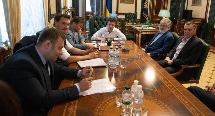 Коломойский считает, что нельзя забирать мандат после исключения из фракции