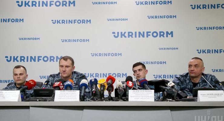ГБР допрашивает освобожденных моряков по делу о "госизмене" Порошенко