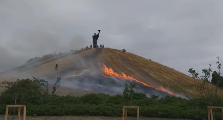 Во время празднования Дня города Черкасс загорелся Холм славы