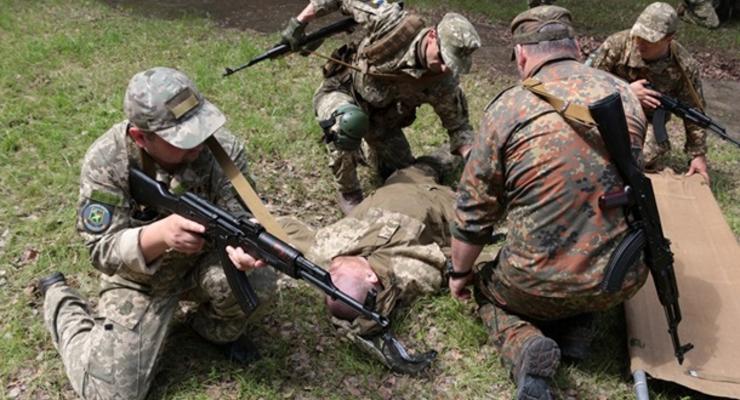 Сутки на Донбассе: 19 обстрелов, четыре раненых