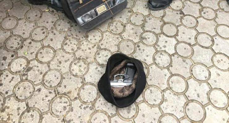 В Черновцах пьяный водитель открыл огонь при задержании после ДТП