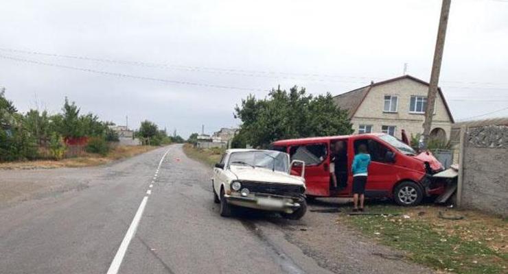 На Донбассе в ДТП пострадали 10 человек