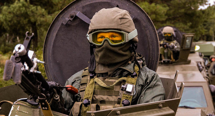 Конфликт на Донбассе не помеха для перехода на контрактную армию - Минобороны