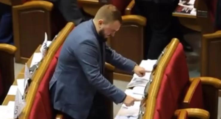 Стефанчук инициирует штрафы для кнопкодавов до 85 тыс. грн