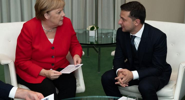 Зеленский обсудил с Меркель встречу нормандской четверки