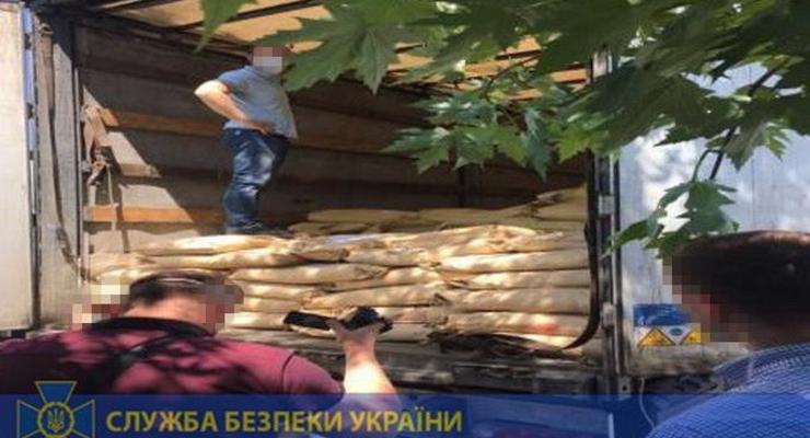 В Киеве изъяли контрабандную агрохимию на 25 млн гривен