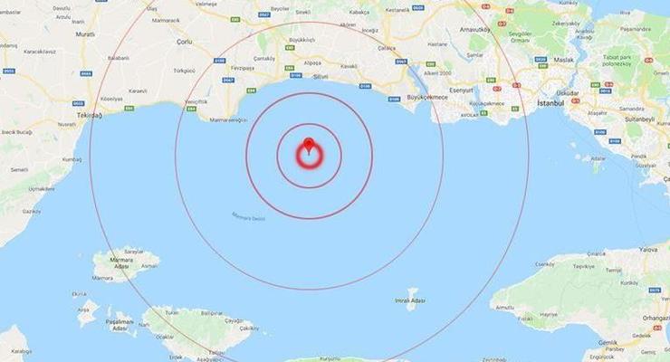 В Стамбуле панику вызвало мощное землетрясение