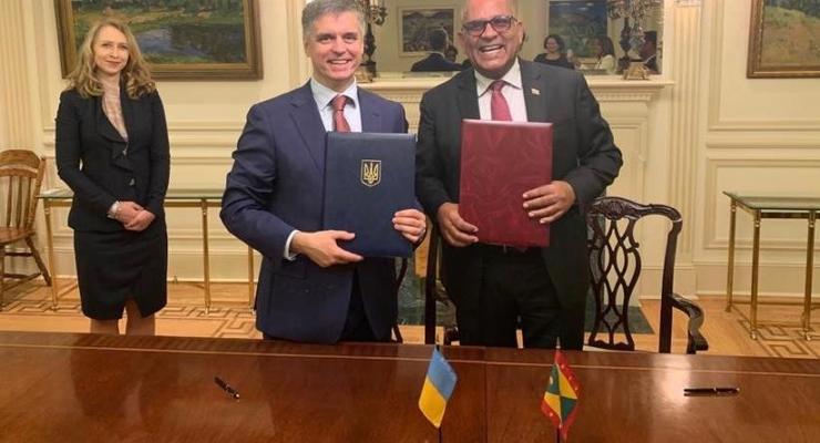 Украина установила дипломатические отношения с Гренадой