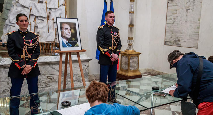 Во Франции 30 сентября объявлено днем траура по Жаку Шираку