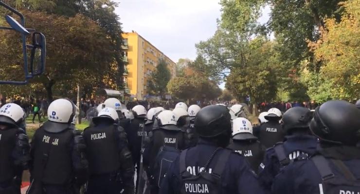В Польше на Марше равенства полиция применила водомет и газ