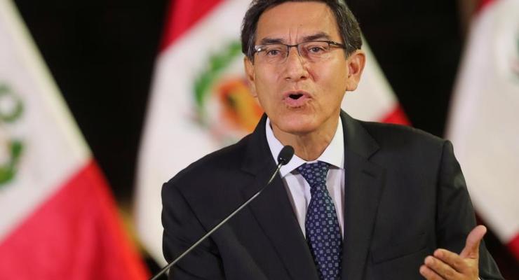 В Перу президент и парламент прекратили полномочия друг друга