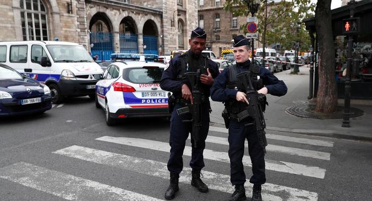 Резню в префектуре Парижа устроил инвалид - СМИ