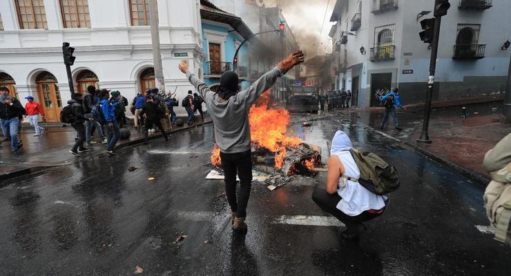 В Эквадоре ввели чрезвычайное положение из-за протестов